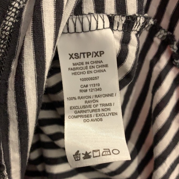 Dynamite striped v-neck t-shirt - Size Extra small - Picture 5 of 5